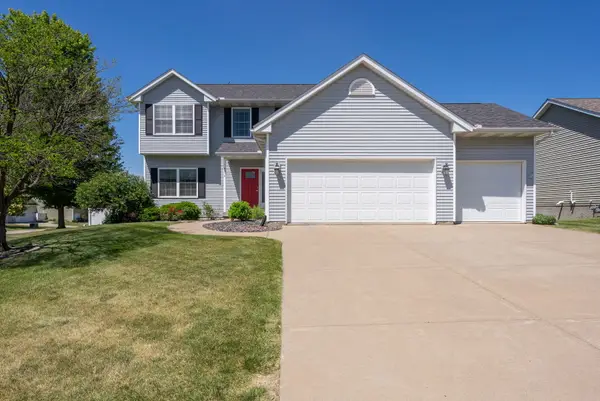 6310 Friendship Path, Bettendorf, IA 52722