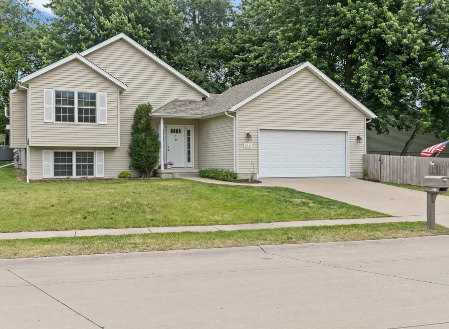 6211 N Clark Street, Davenport, IA 52806 - #2