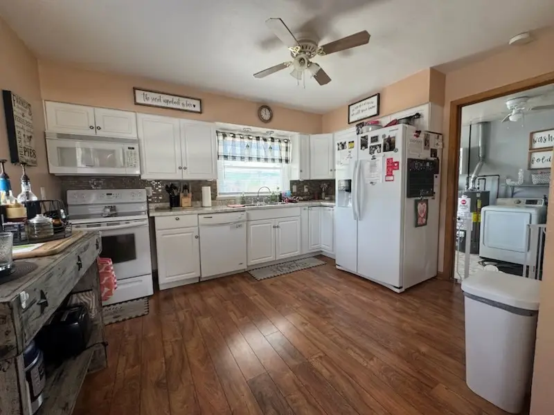 915 W 19th Street, Sterling, IL 61081 - #3
