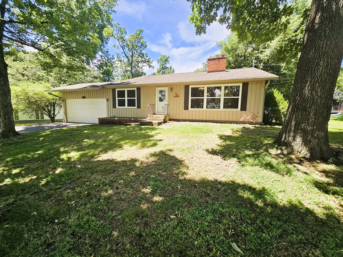 705 Lake Park Road, Mount Vernon, IL 62864 - #1
