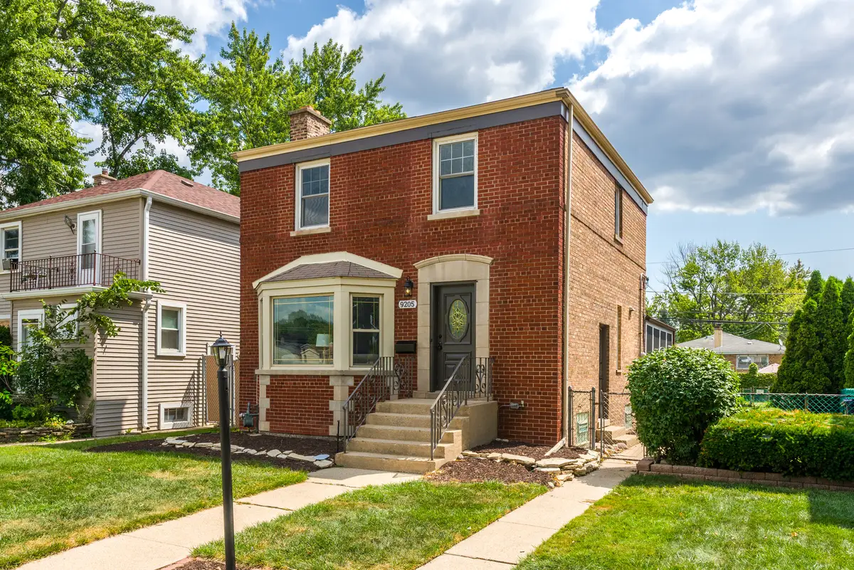9205 S Utica Avenue, Evergreen Park, IL 60805 - #1