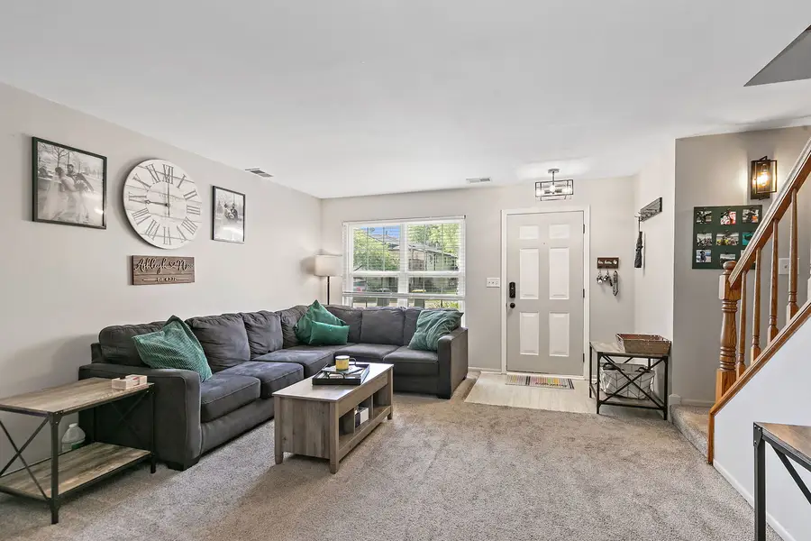 102 Pine Circle, Cary, IL 60013 - #2