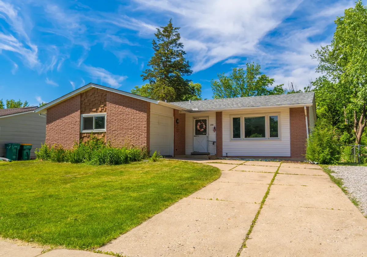 254 Dundee Parkway, Buffalo Grove, IL 60089 - #1