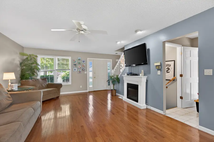 817 Adrienne Avenue, Ottawa, IL 61350 - #3