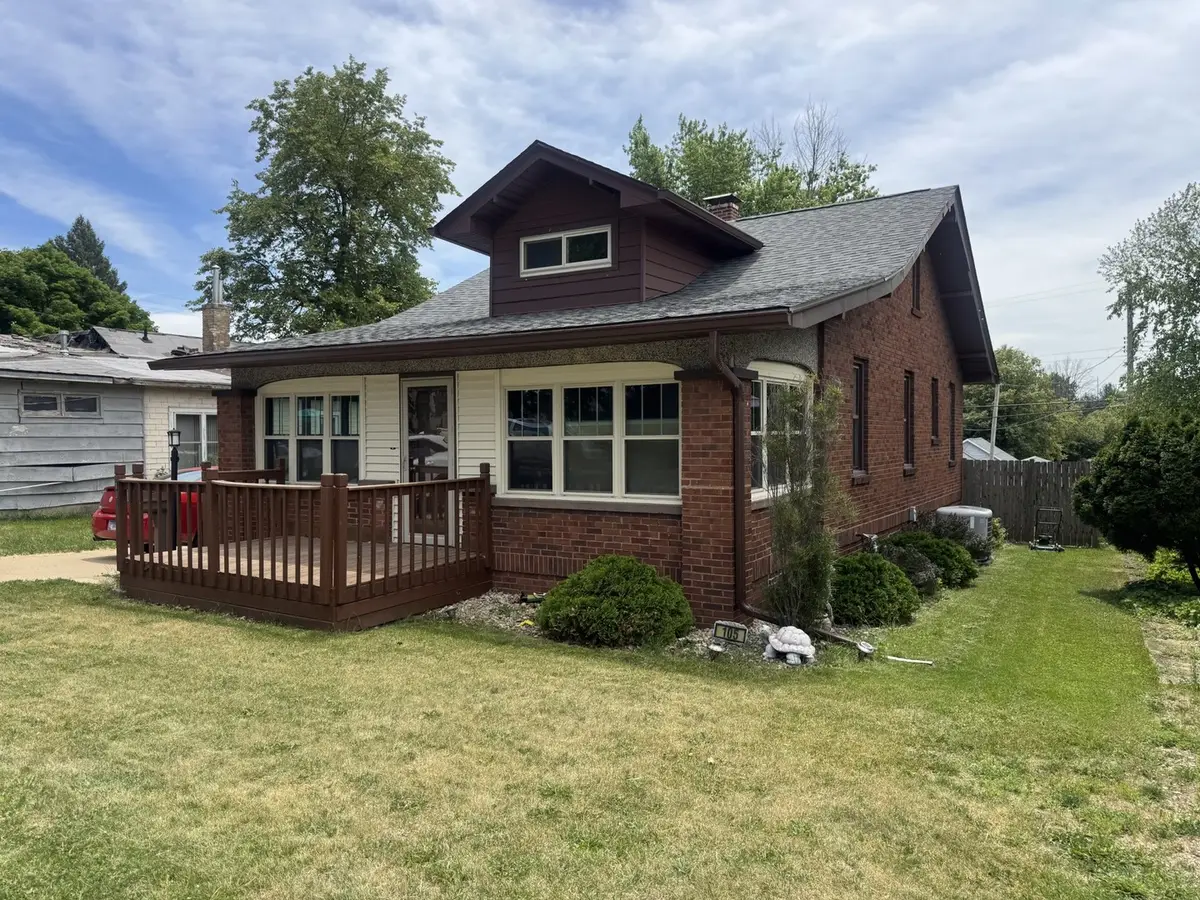 105 W 4th Street, Spring Valley, IL 61362 - #1