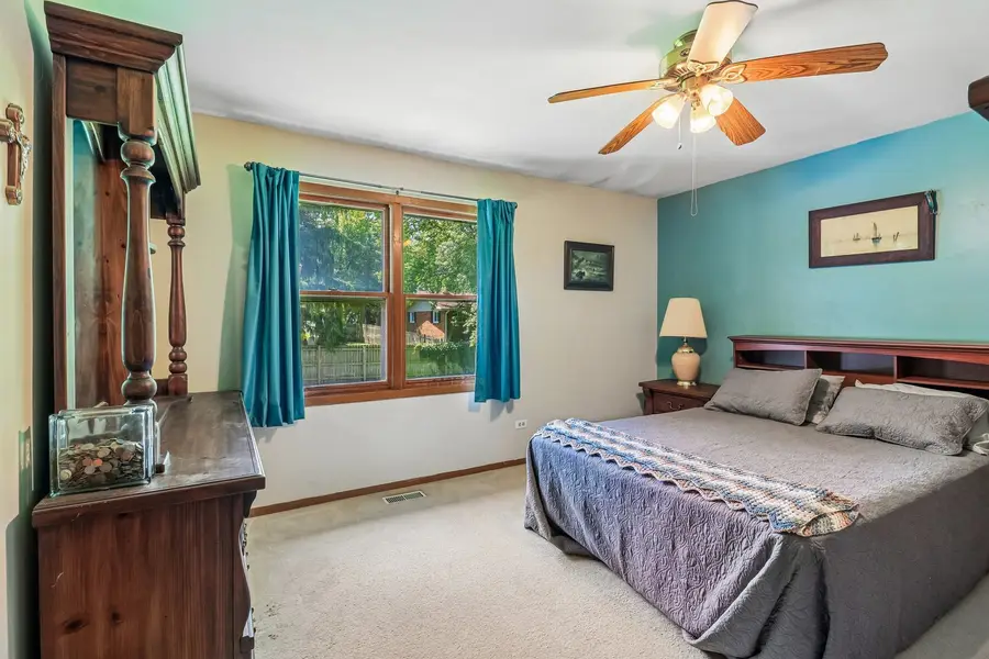2359 High Point Drive, Lindenhurst, IL 60046 - #3