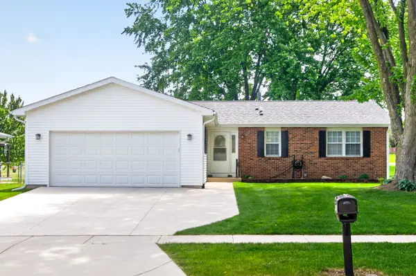 1526 Pebblewood Drive, Sycamore, IL 60178