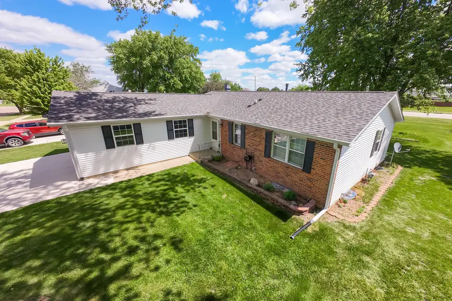 1526 Pebblewood Drive, Sycamore, IL 60178 - #2
