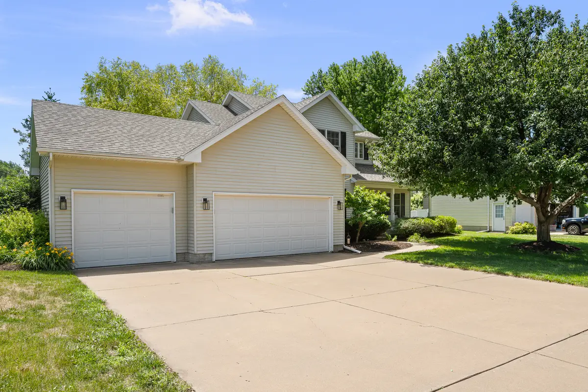 1198 Bridgeview Place, Le Claire, IA 52753 - #1