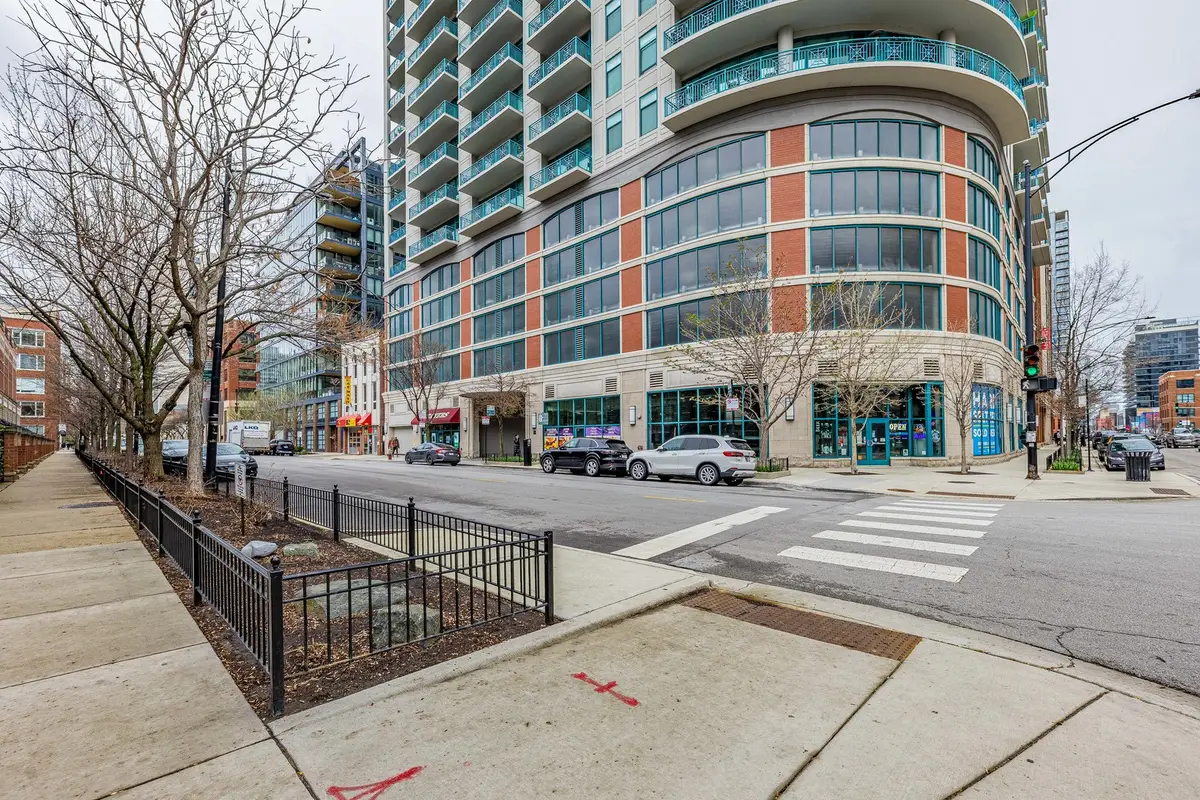 340 W Superior Street #1006, Chicago, IL 60654 - #1
