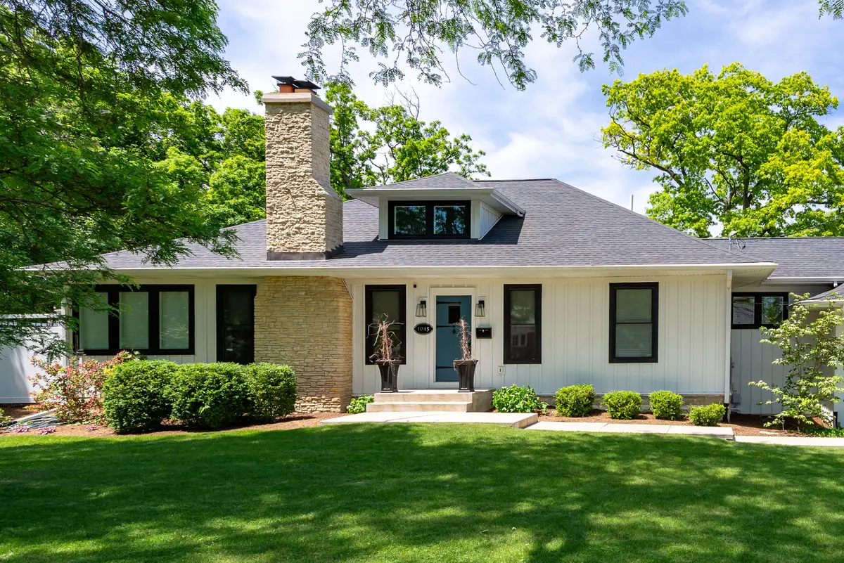 1045 N 5th Avenue, Saint Charles, IL 60174 - #1