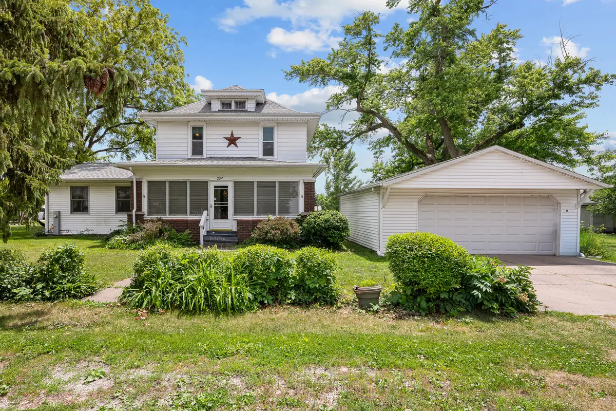 202 5th Street, Sherrard, IL 61281 - #1