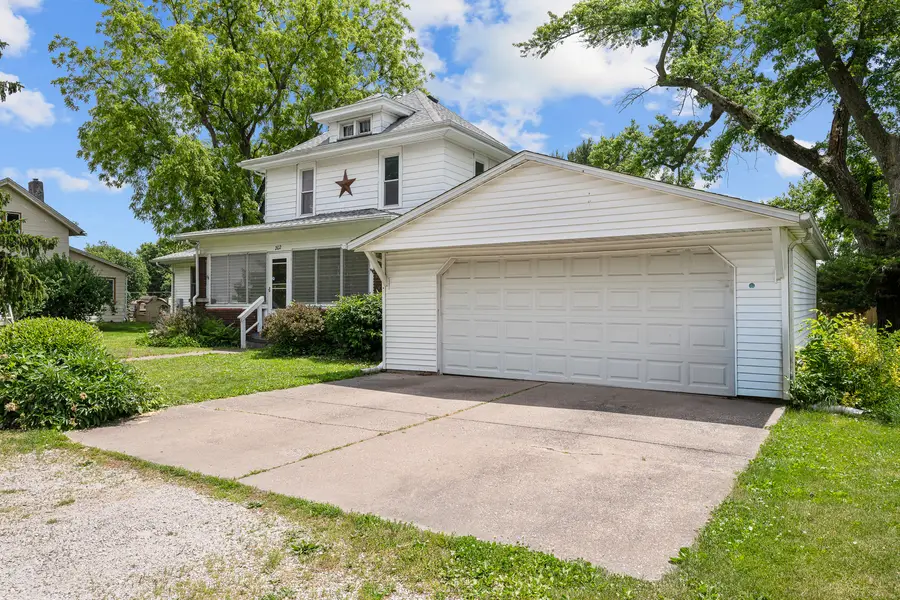 202 5th Street, Sherrard, IL 61281 - #2
