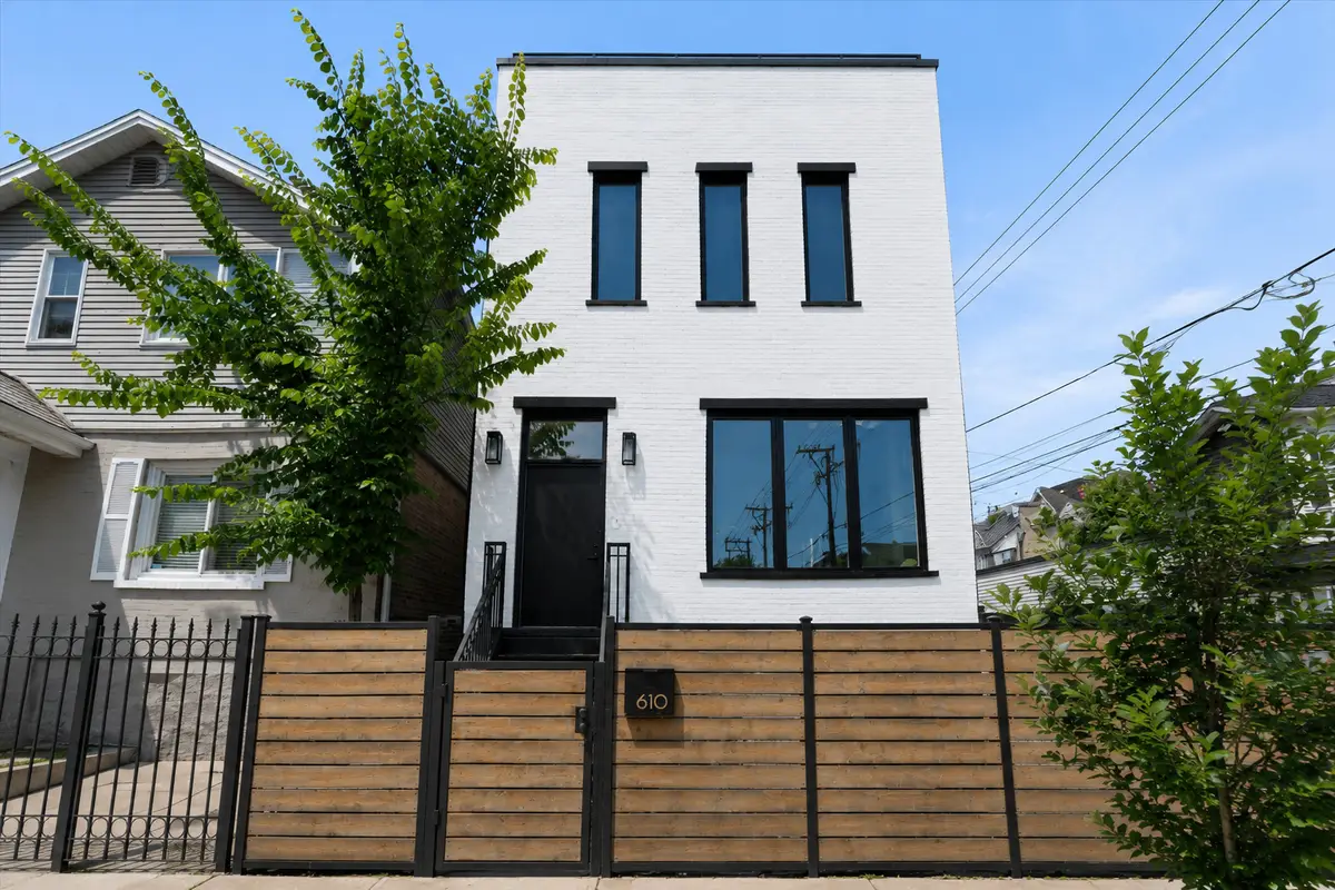 610 N Damen Avenue, Chicago, IL 60622 - #1