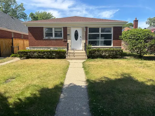 1521 Oakton Street, Evanston, IL 60202