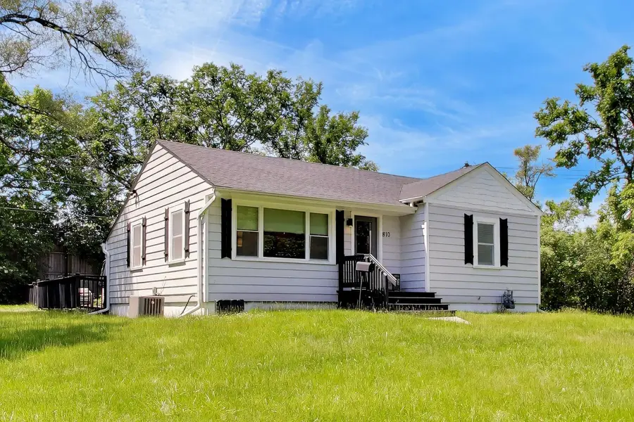 810 S Jackson Street, Hinsdale, IL 60521 - #2