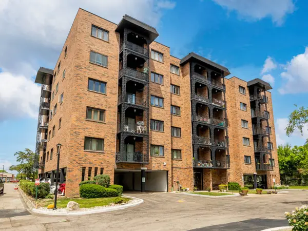 9332 Landings Lane #203D, Des Plaines, IL 60016