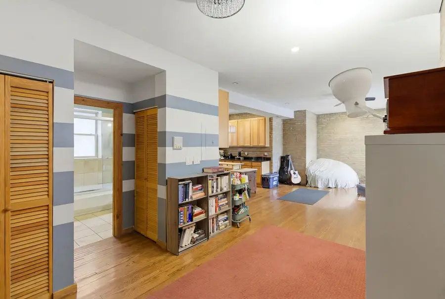 1634 W Columbia Avenue #1N, Chicago, IL 60626 - #2