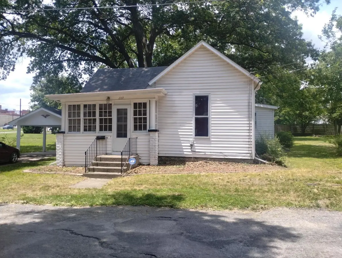 207 N 8th Street, Mount Vernon, IL 62864 - #1