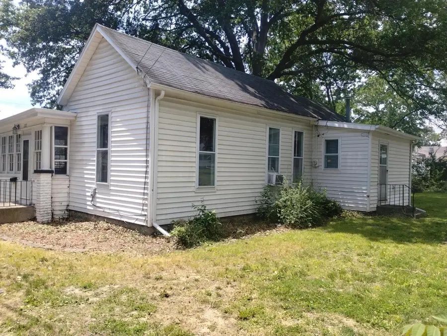 207 N 8th Street, Mount Vernon, IL 62864 - #3