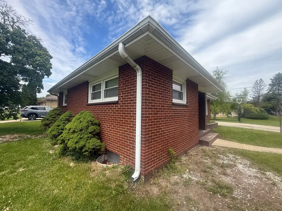 820 Cedar Avenue, Waukegan, IL 60085 - #3