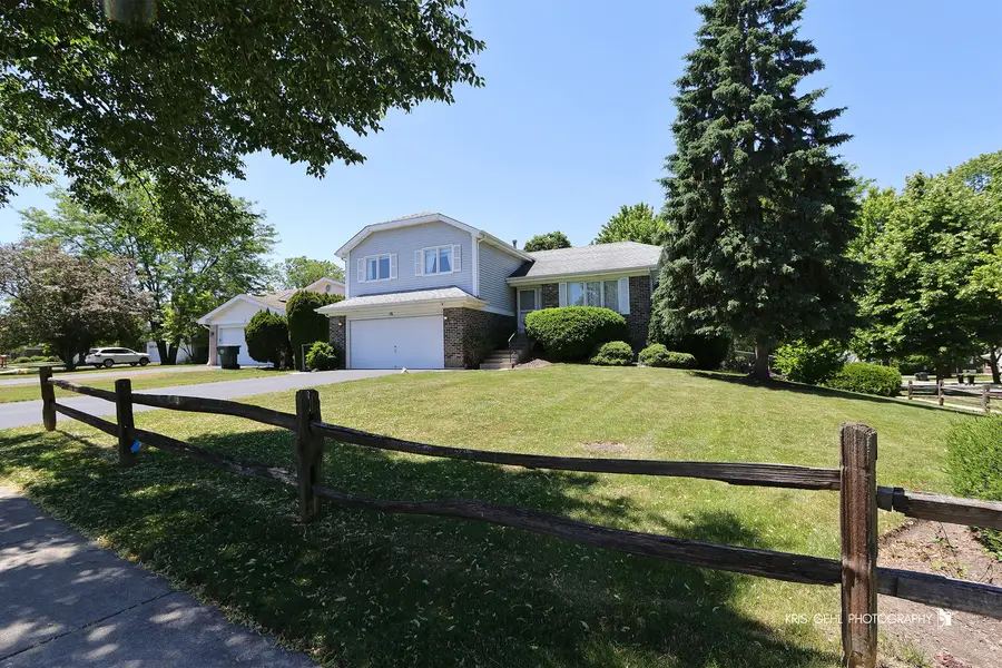 16 S Emerald Avenue, Mundelein, IL 60060 - #2