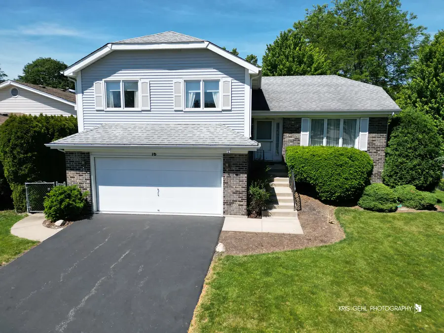 16 S Emerald Avenue, Mundelein, IL 60060 - #3