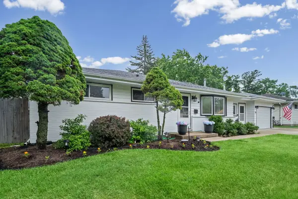 35 Johnathan Road, Lake Zurich, IL 60047