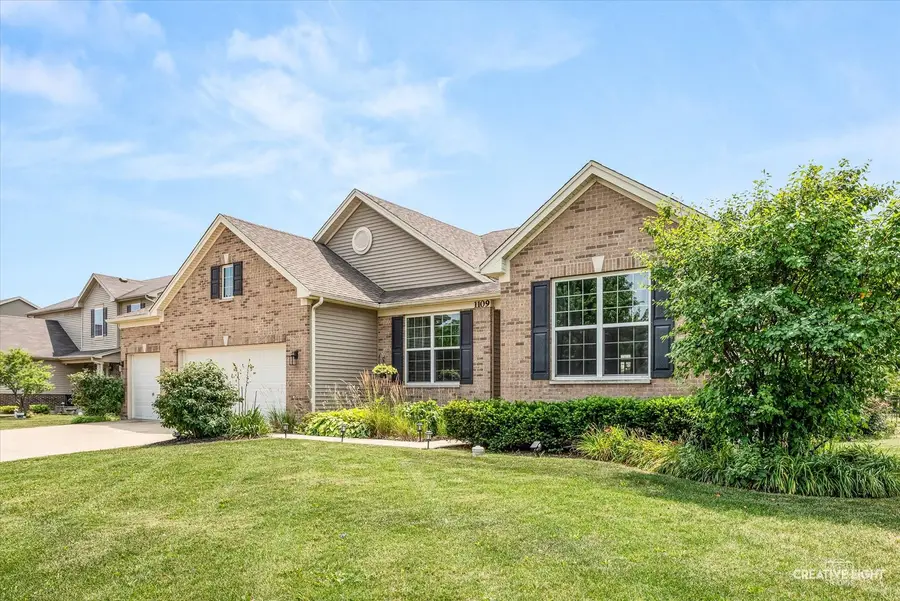 1109 Highland Drive, Shorewood, IL 60404 - #2