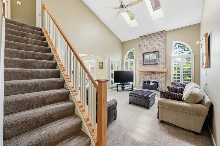702 Clover Hill Court, Elk Grove Village, IL 60007 - #3