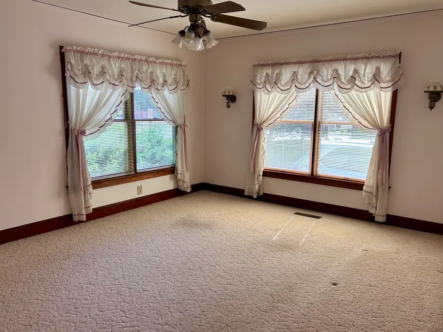 425 W Peru Street, Princeton, IL 61356 - #2
