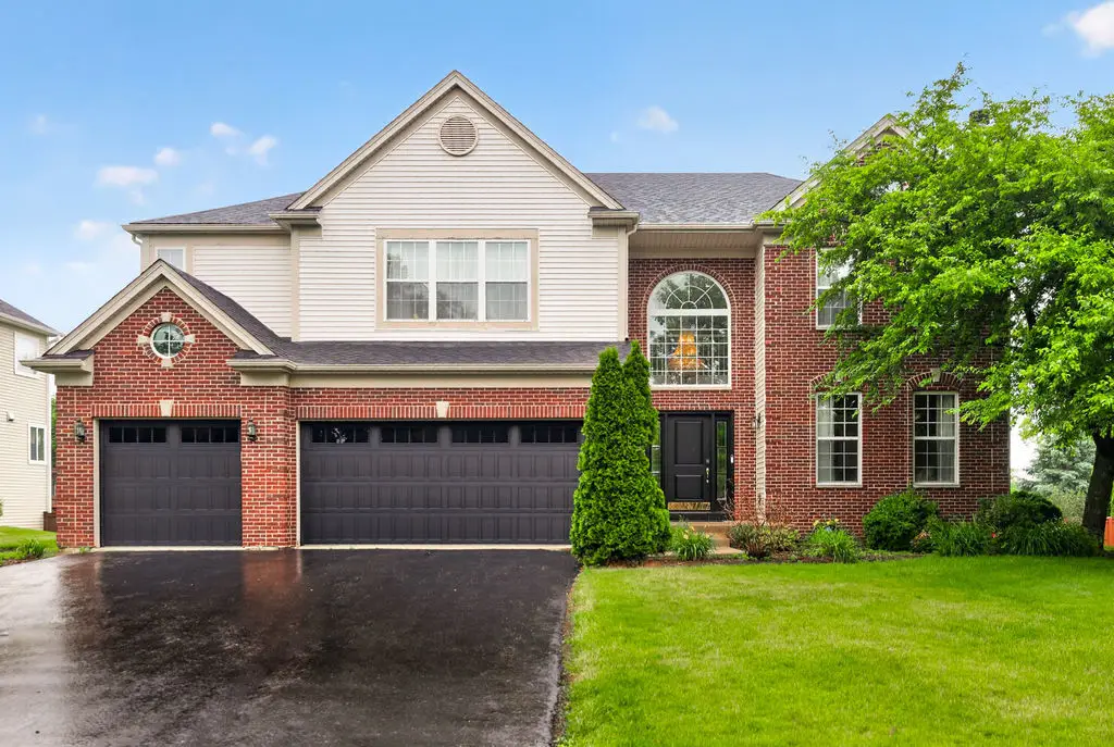 2560 Mc Duffee Circle, North Aurora, IL 60542 - #1
