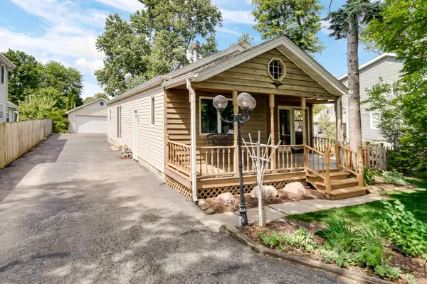127 E 4th Avenue, New Lenox, IL 60451