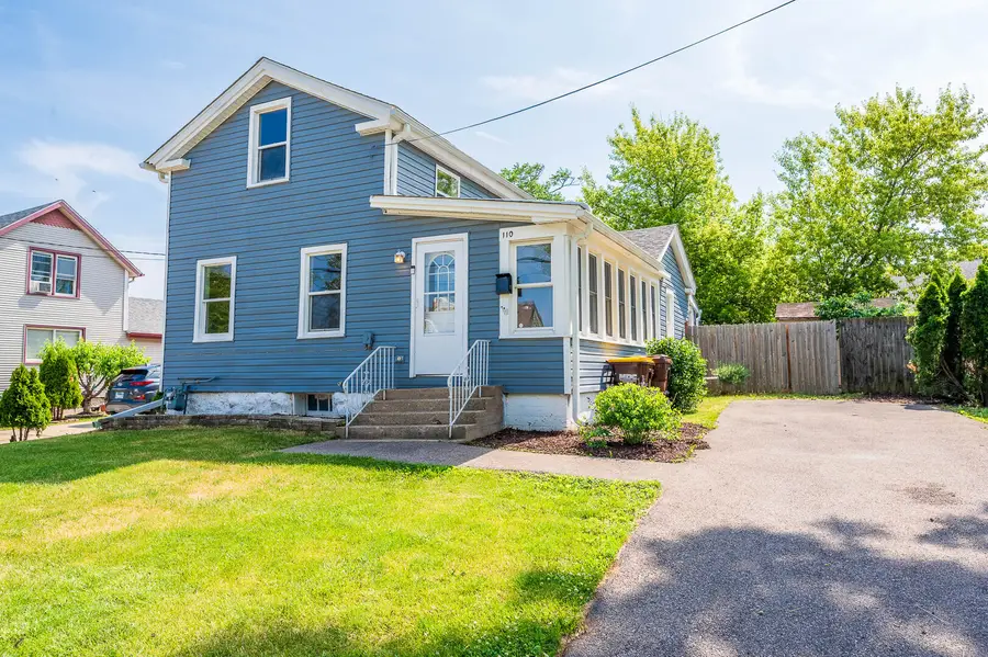 110 N Seminary Avenue, Woodstock, IL 60098 - #2