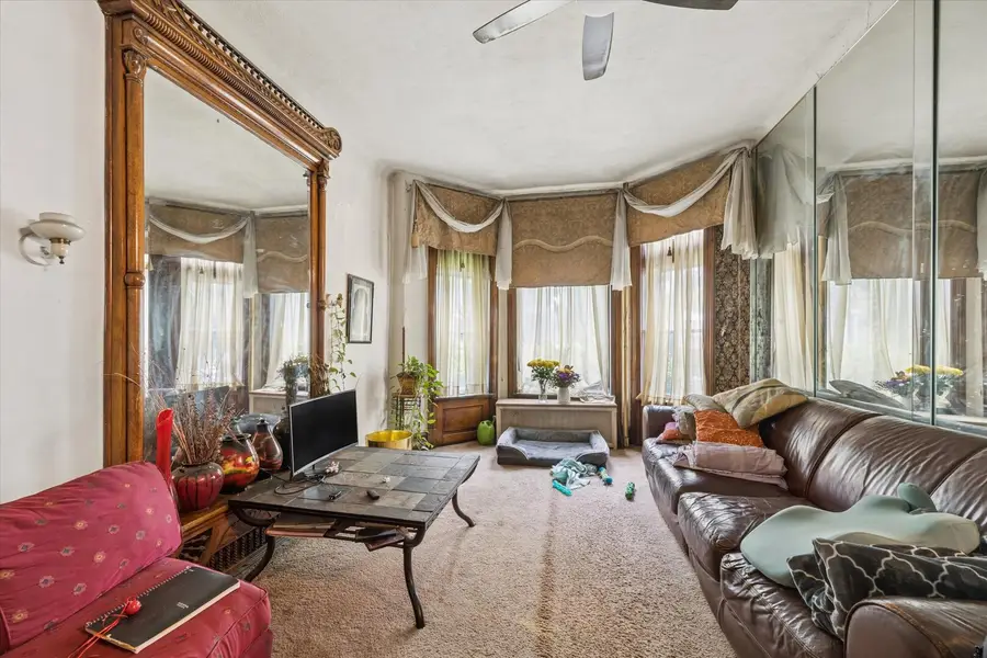 3633 S Giles Avenue, Chicago, IL 60653 - #3