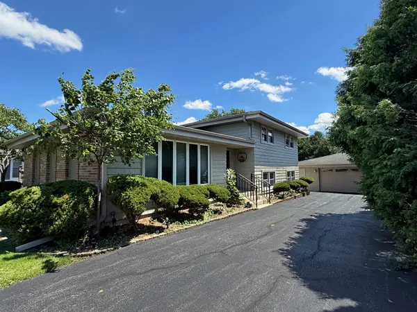 1406 Taft Avenue, Wheaton, IL 60189