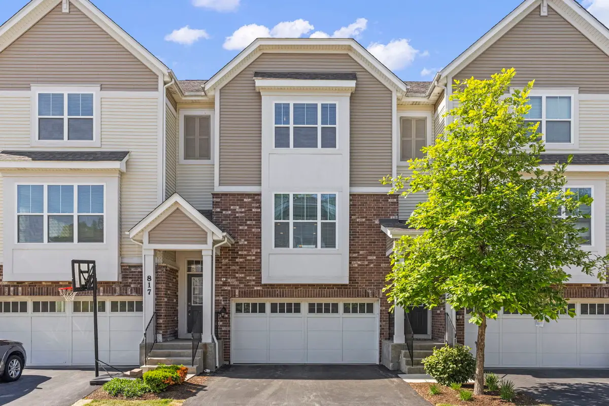 821 W Chase Lane, Palatine, IL 60067 - #1