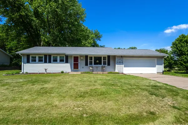 6406 Dodds Drive, Bettendorf, IA 52722