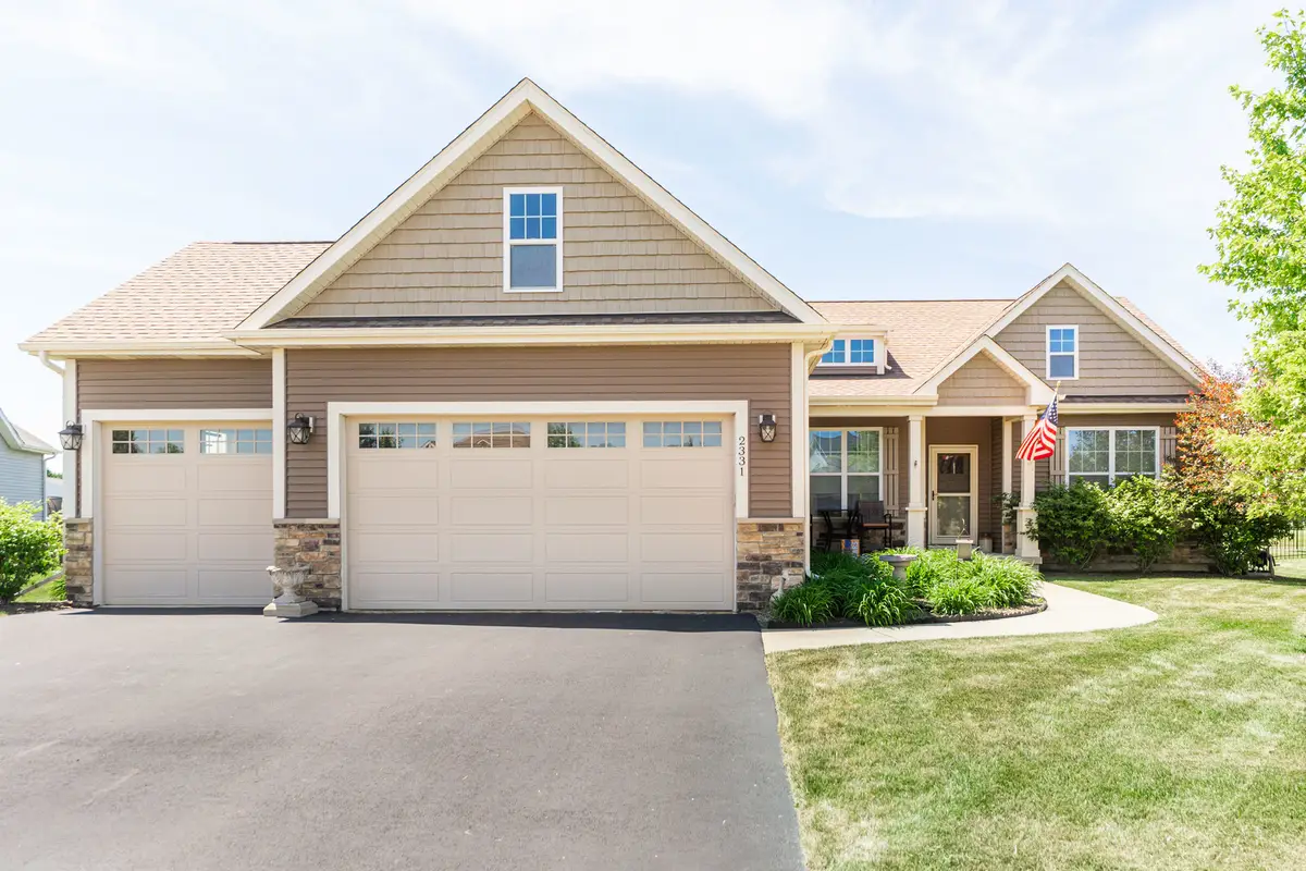 2331 Coventry Circle S, Sycamore, IL 60178 - #1