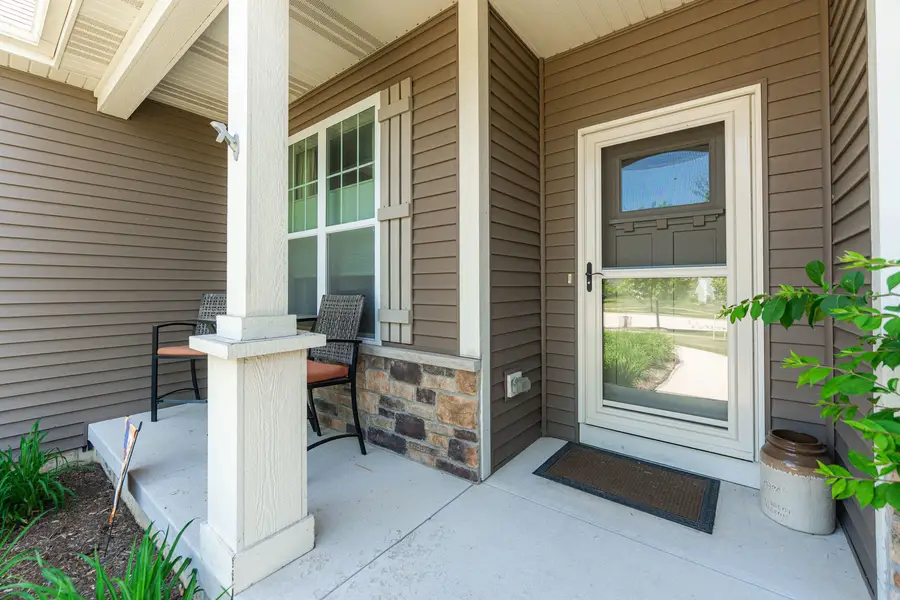 2331 Coventry Circle S, Sycamore, IL 60178 - #3
