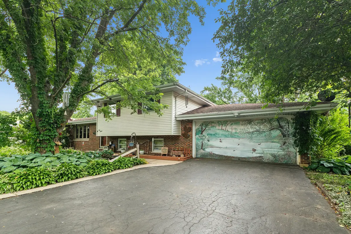 520 E Joliet Highway, New Lenox, IL 60451 - #1