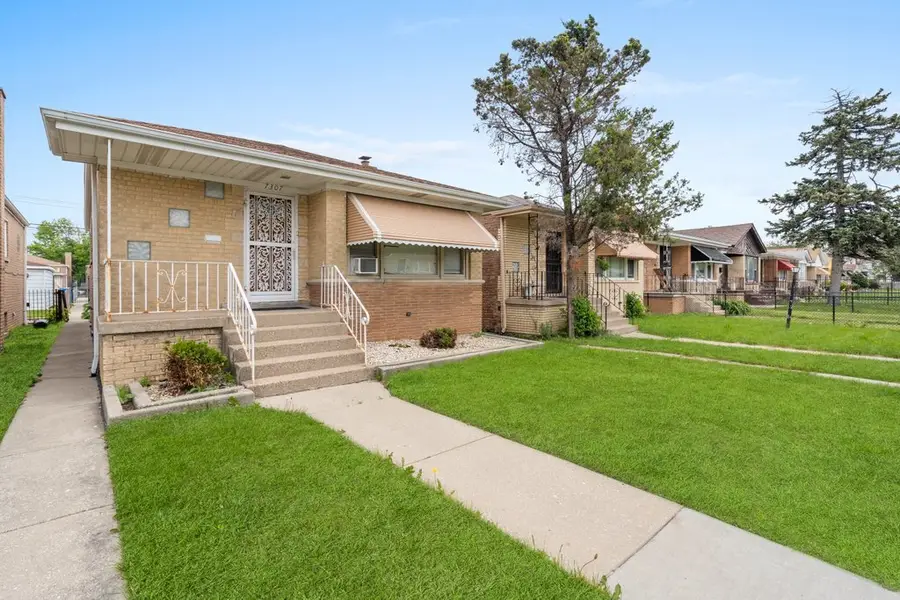 7307 S Damen Avenue, Chicago, IL 60636 - #2