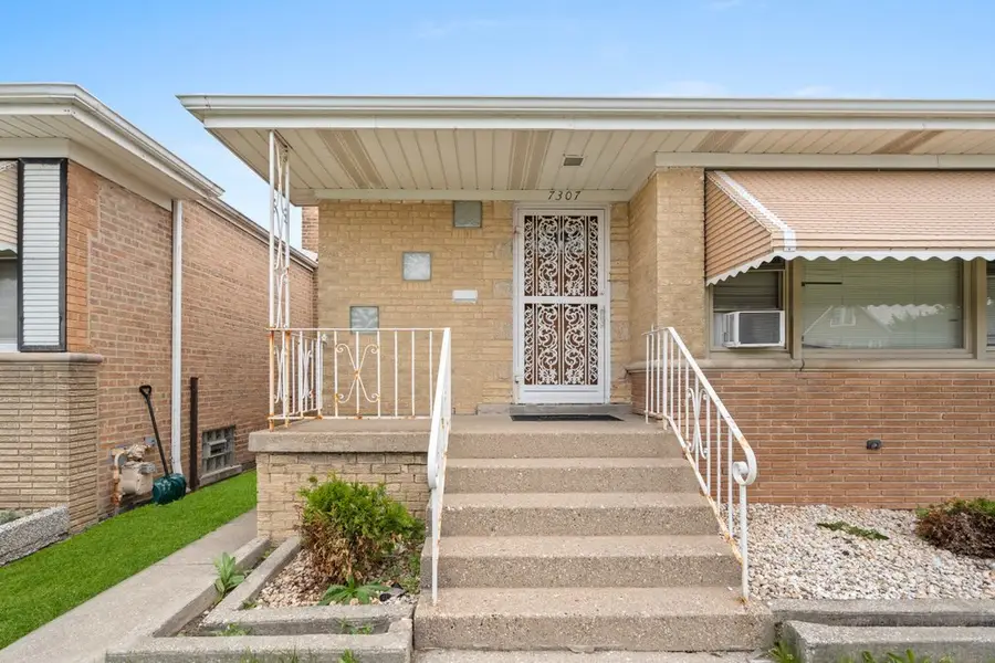 7307 S Damen Avenue, Chicago, IL 60636 - #3