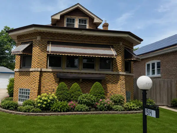 1914 S 19th Avenue, Maywood, IL 60153