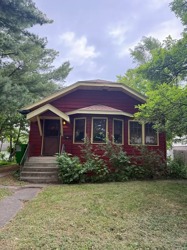 205 S Lincoln Street, Westmont, IL 60559