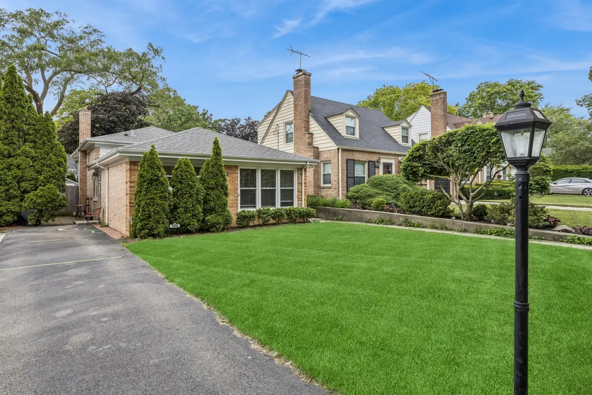 552 Burton Avenue, Highland Park, IL 60035 - #1