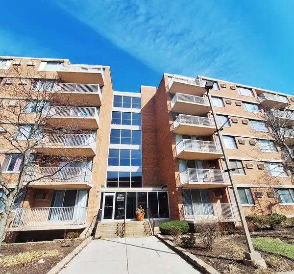 2211 S Stewart Avenue #4A, Lombard, IL 60148