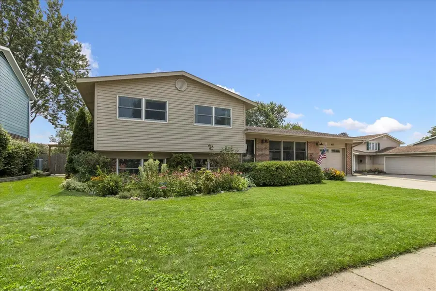 407 W Tanglewood Drive, Arlington Heights, IL 60004 - #2