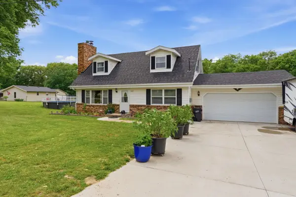 9122 141st Street West, Taylor Ridge, IL 61284