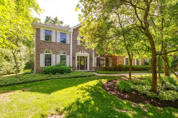 2145 Kenton Lane, Libertyville, IL 60048